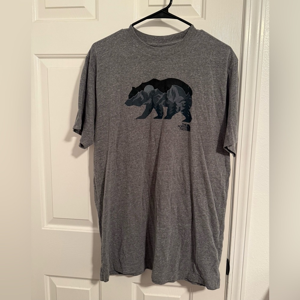 Men’s The North Face brand T shirt. Size: L